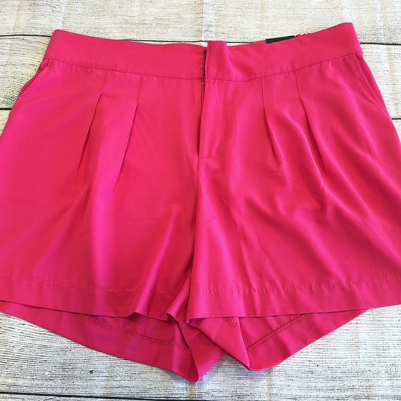 Torrid • Wide Leg Studio Crepe Shorts Hi-Waist Color: Pink Peacock • Sz 22 • NWT - Picture 6 of 12